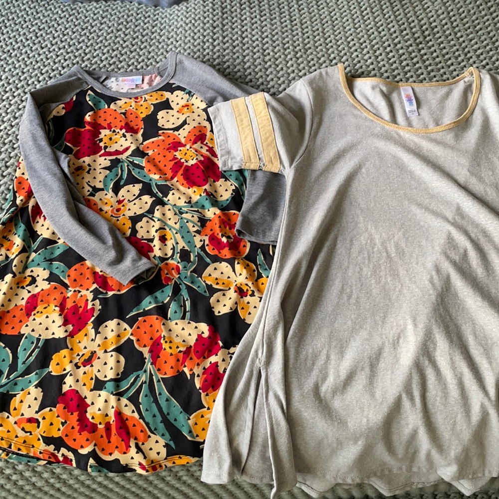 Bundle 2 lularoe tops